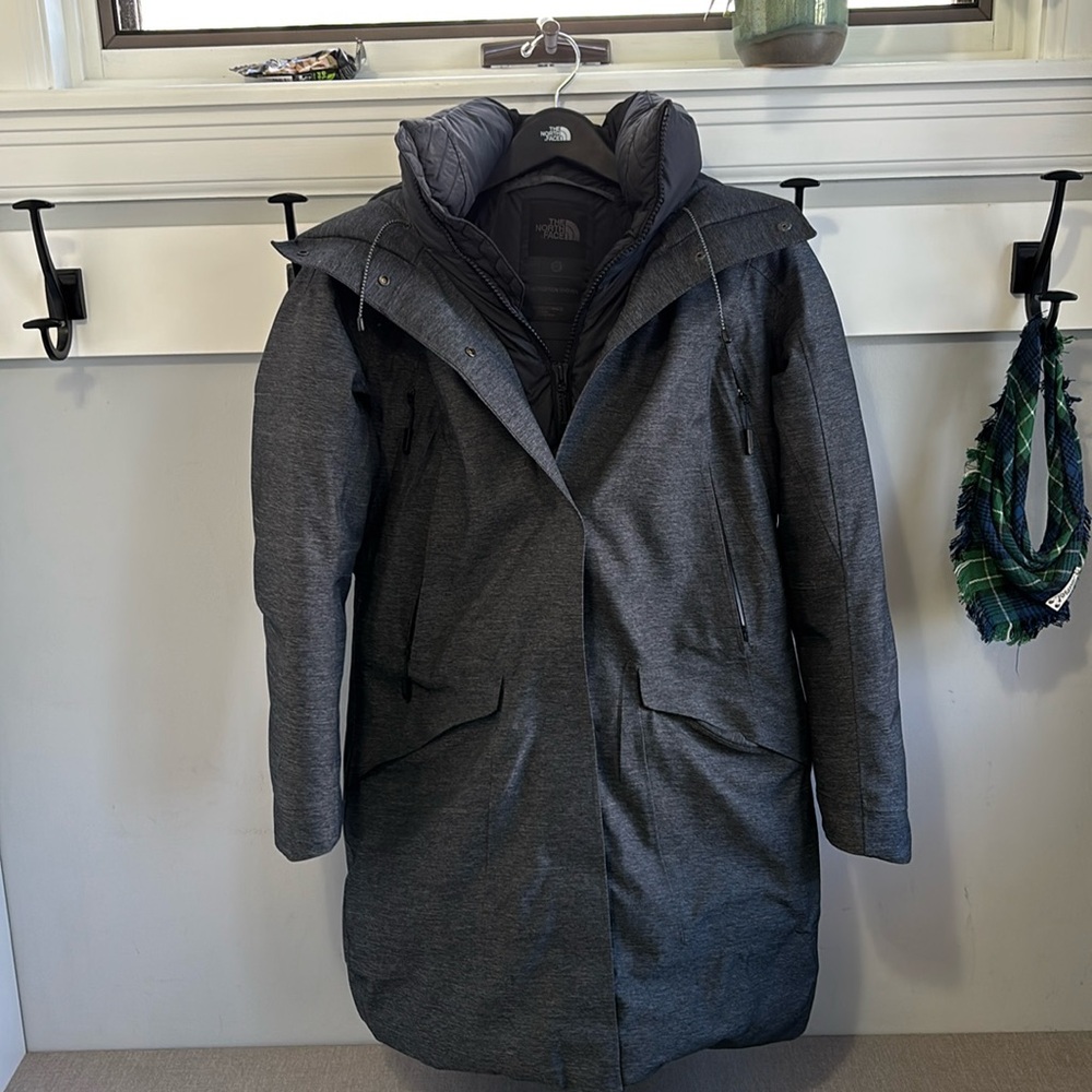North Face Cryos Expedition Parka - Women’s Small